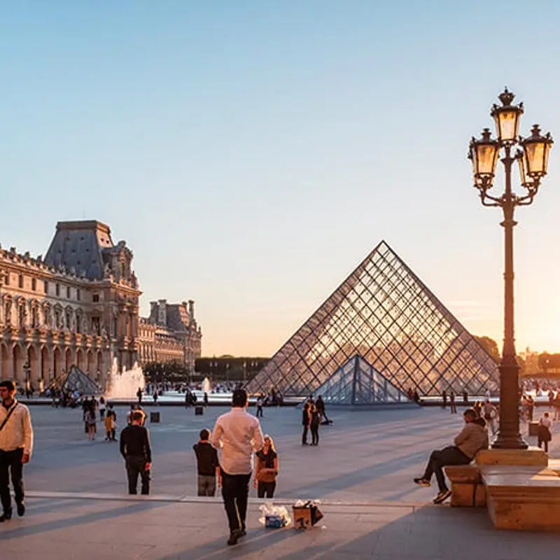 手荷物預かり所 Louvre Museum